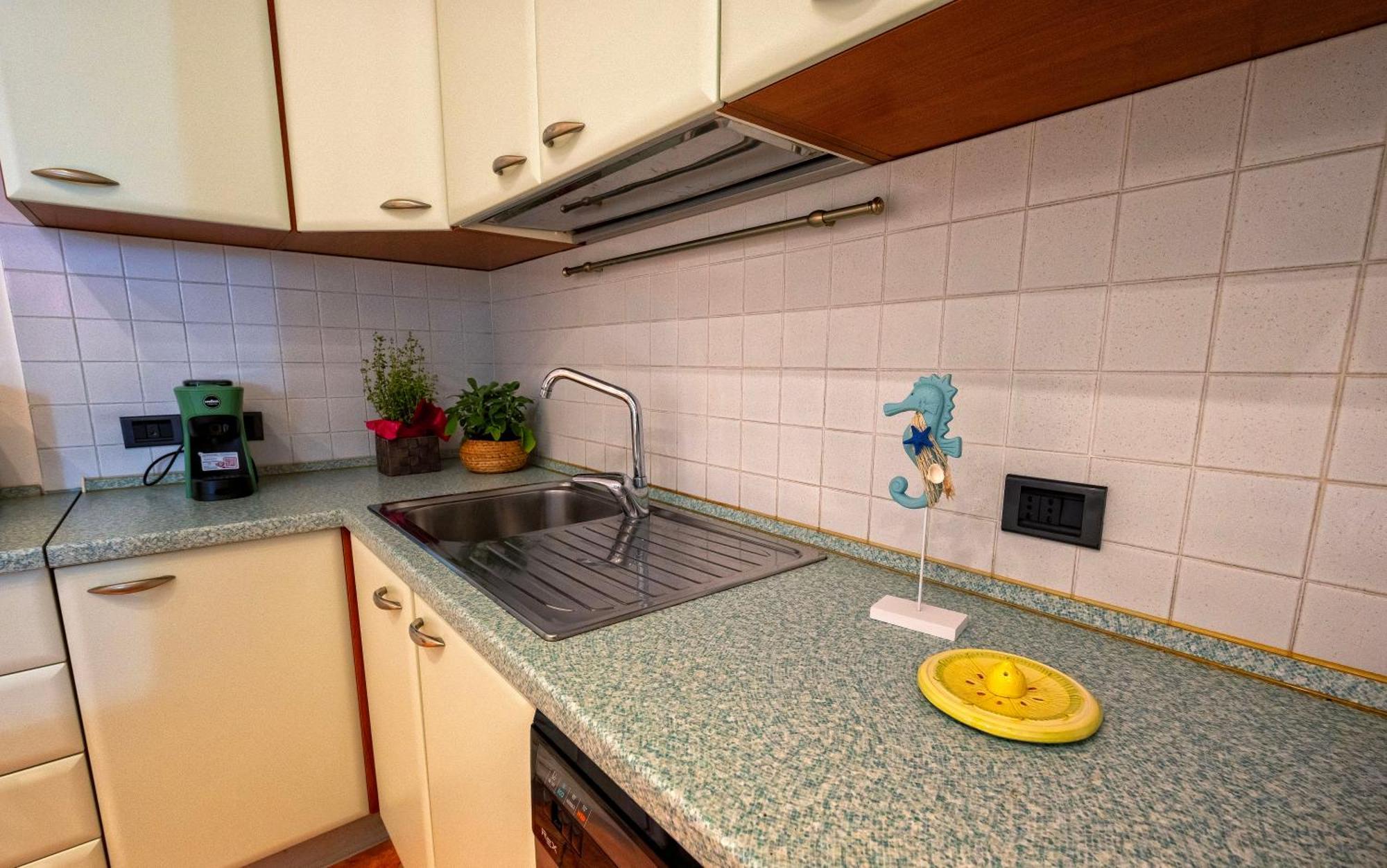 Peppiniello Apartment Riomaggiore Bagian luar foto