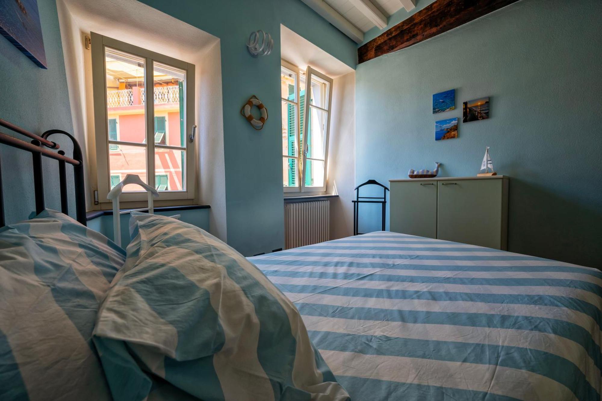 Peppiniello Apartment Riomaggiore Bagian luar foto